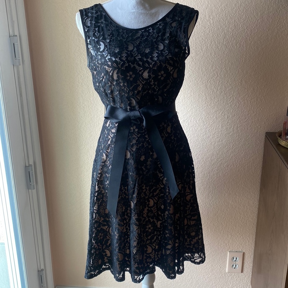 Betsy & Adam - Black/Cream Lace Dress - Size 10